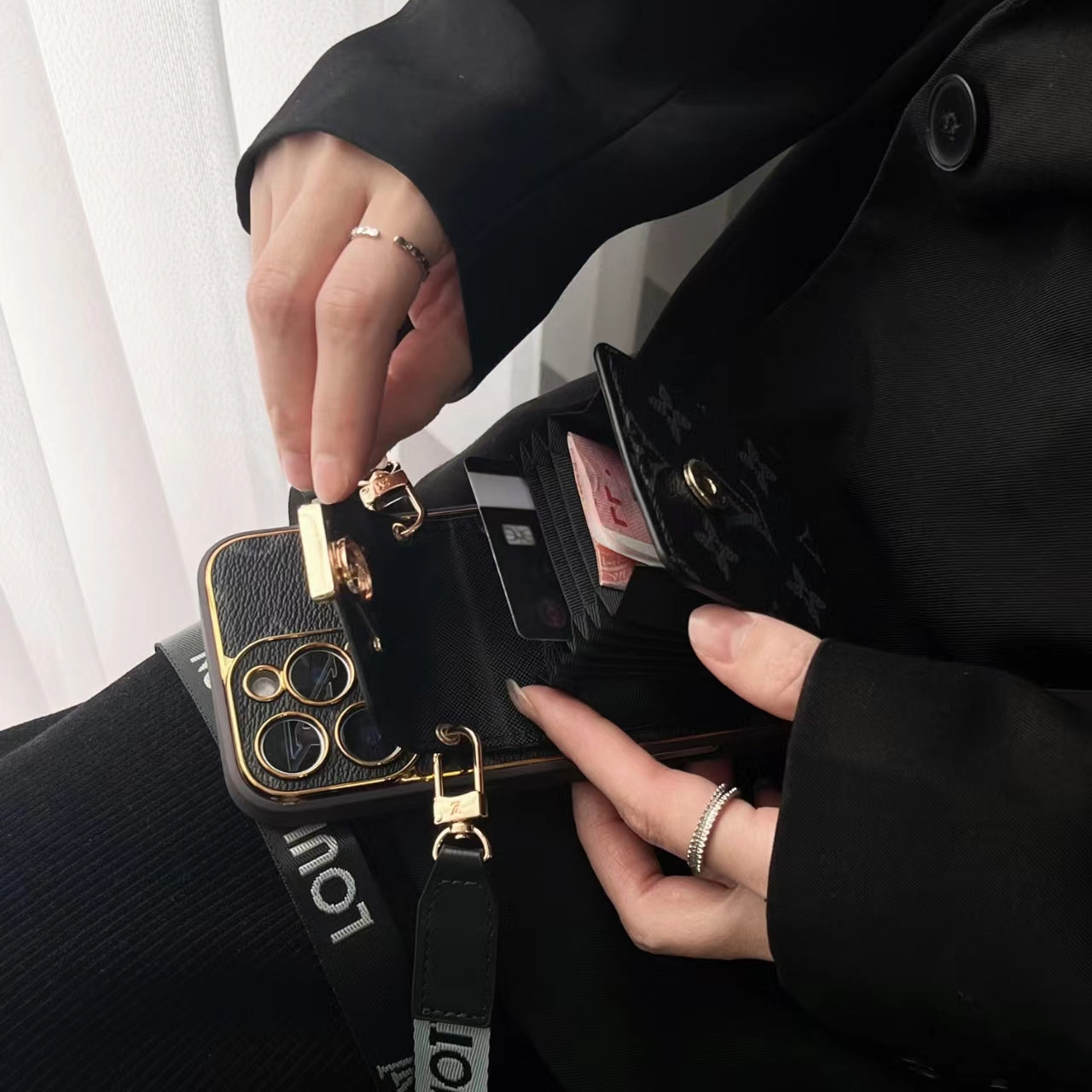 🔥 Étui en cuir antichoc à couverture complète avec portefeuille et sangle pour téléphone, étui pour iPhone avec monogramme