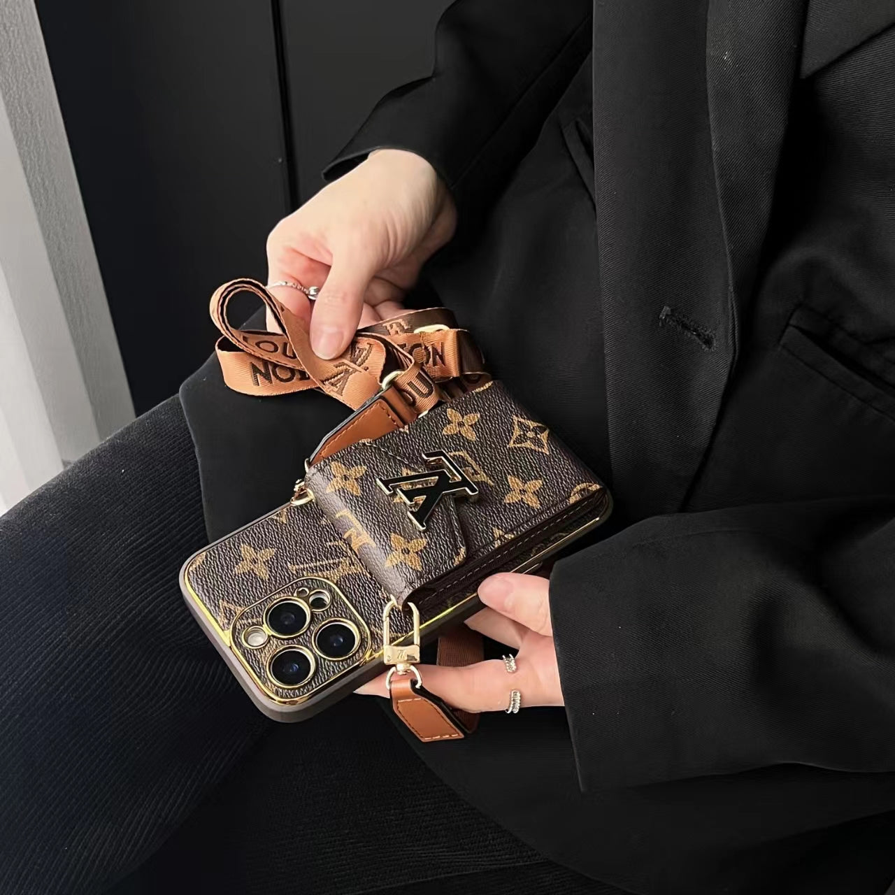 🔥 Étui en cuir antichoc à couverture complète avec portefeuille et sangle pour téléphone, étui pour iPhone avec monogramme
