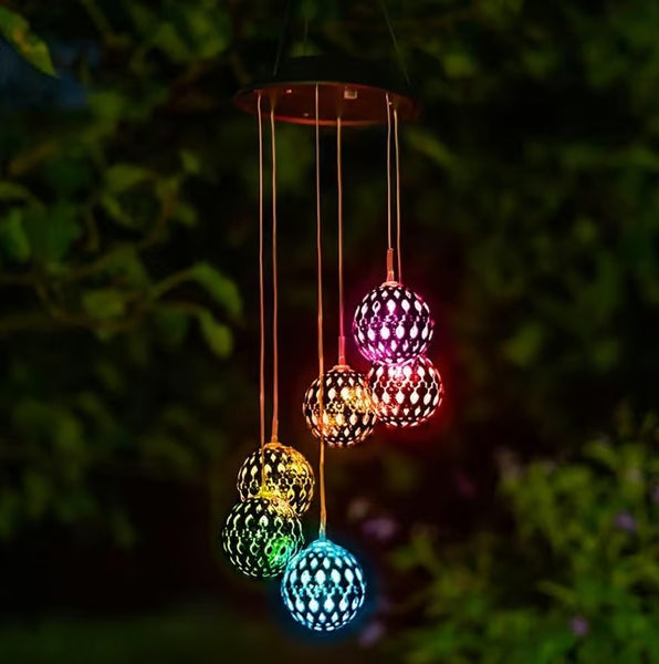 Solar-Windspiel-Mobile aus Metallkugeln – LED-Lichter mit Regenbogen-Farbwechsel