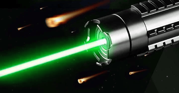 【⏳Heute 70 % Rabatt】Laserpointer mit großer Reichweite